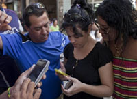 Los cubanos podrían acceder al Internet WiFi para enero 2015